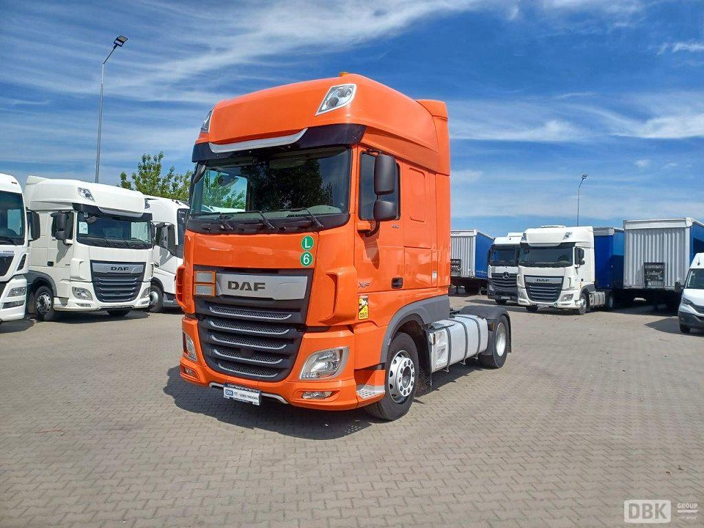 ciągnik siodłowy ze świadectwem ADR